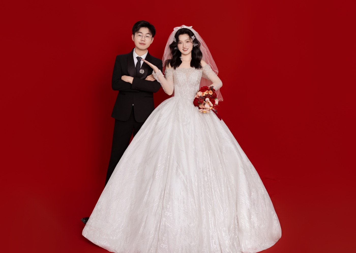 丁宇星与吴紫云的婚纱照